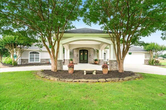 700 Keough Dr, Piperton, TN