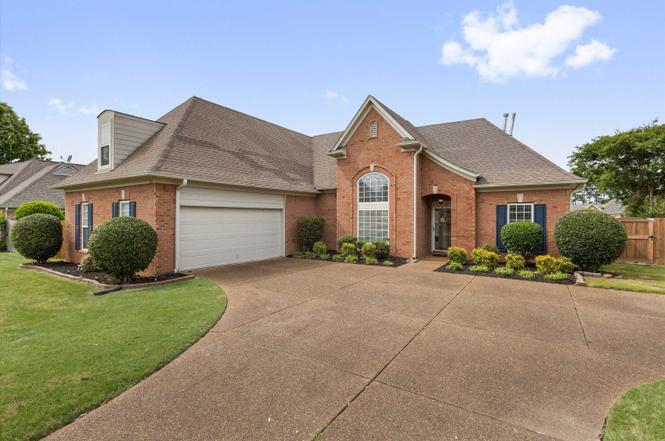452 Glenogle Ln, Collierville, TN