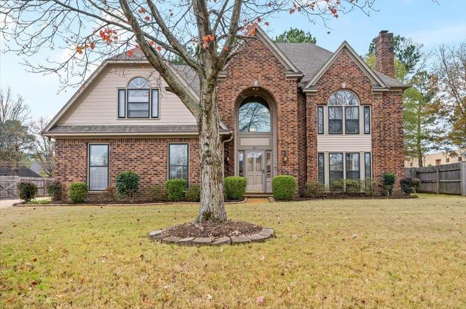 711 Autumn Winds Dr, Collierville, TN