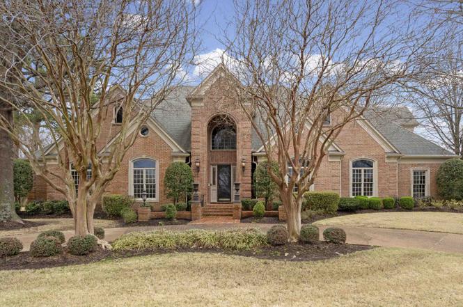 1186 Lake Point Dr E, Collierville, TN