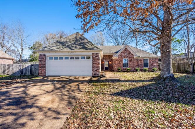 1282 River Bank Dr, Collierville, TN