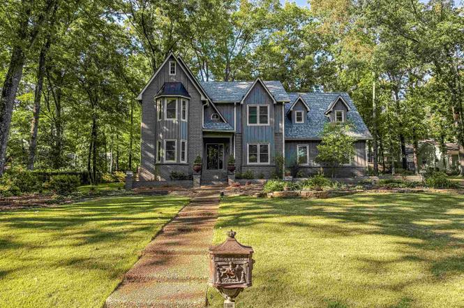 832 S Tree Dr, Collierville, TN