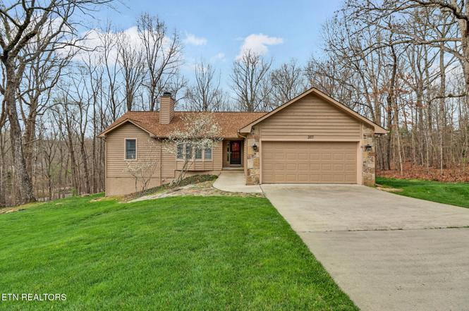 207 Overlook Ln, Crossville, TN