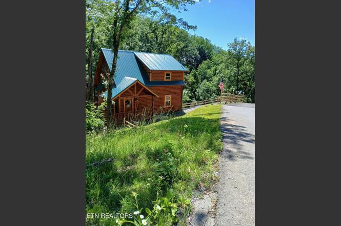 2218 Ridgeland Cir #4, Sevierville, TN