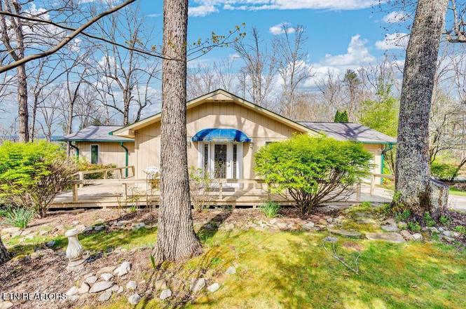 305 Saint George Dr, Crossville, TN