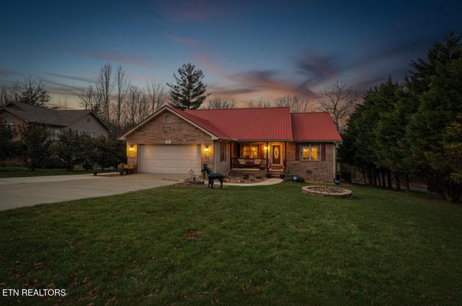 17 Dickens Ln, Crossville, TN