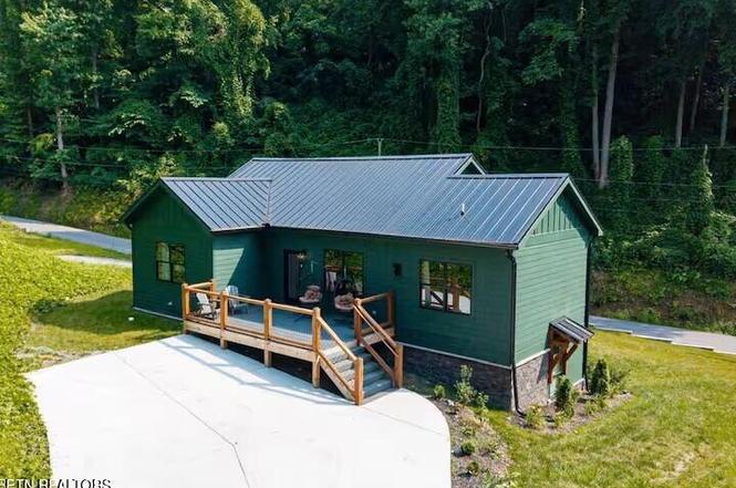 706 Kelly St, Gatlinburg, TN