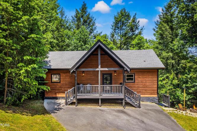 2710 Owls Cove Way, Sevierville, TN