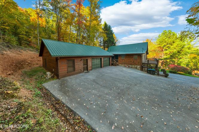 4094 Hickory Hollow Way, Sevierville, TN