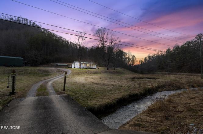 1145 Little Cove Rd, Sevierville, TN