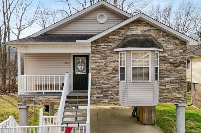 2032 Slippery Rock Cir, Sevierville, TN