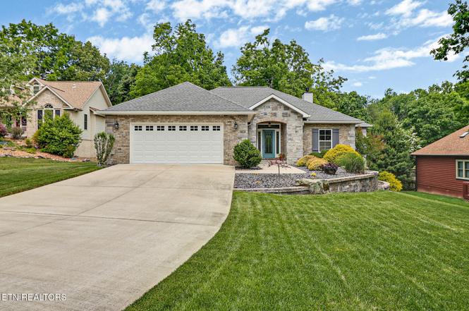 10 Brooks Ln, Crossville, TN