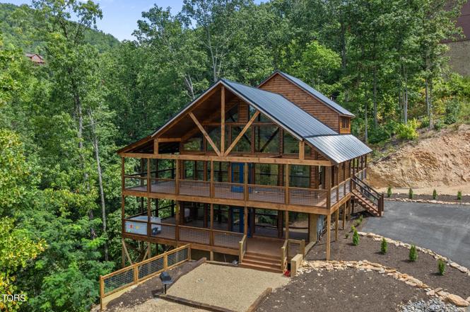 2942 Redtail Rd, Sevierville, TN