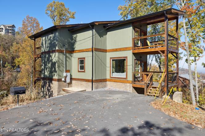 764 Chestnut Dr, Gatlinburg, TN