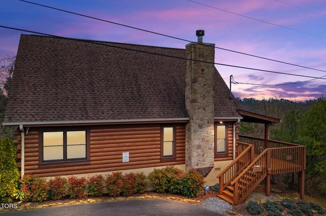 2048 Eagle Feather Dr, Sevierville, TN