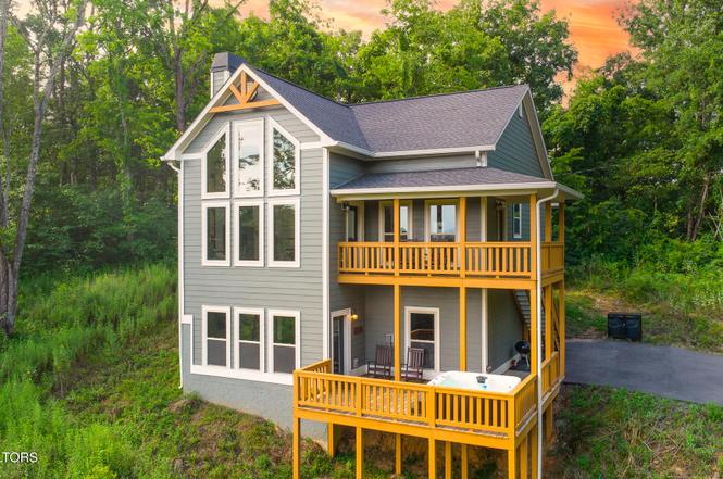 2123 Megan Ridge Dr, Sevierville, TN