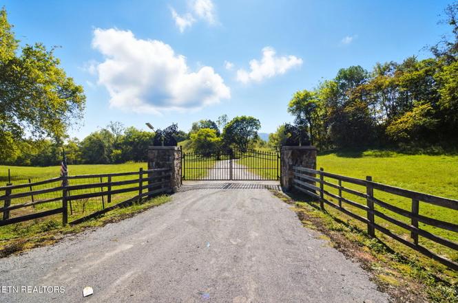 1356 Jayell Rd, Sevierville, TN