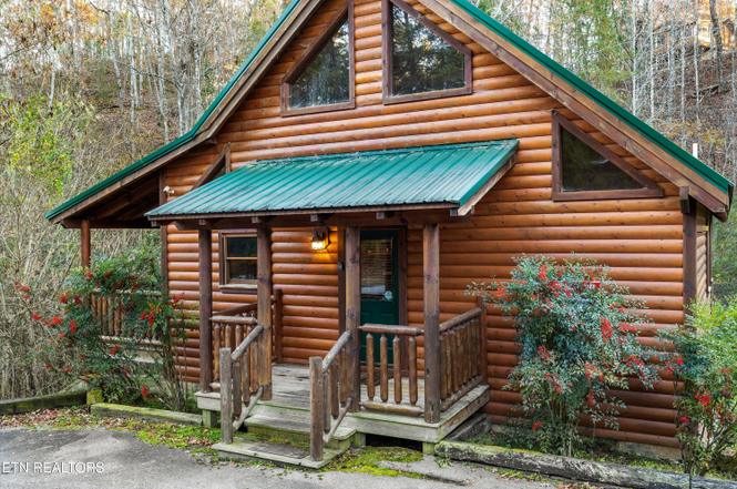1323 Zachary Thomas Ln, Sevierville, TN
