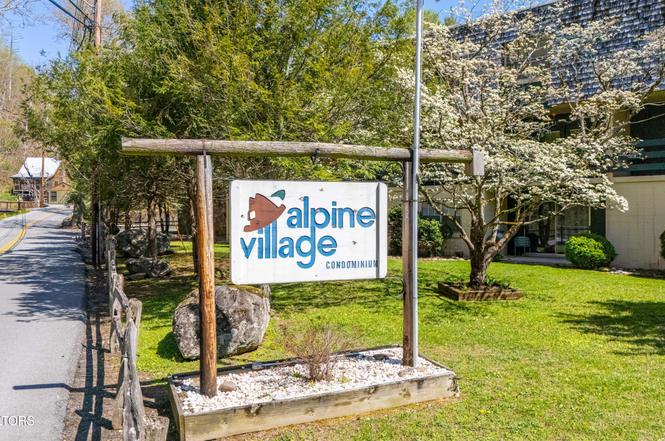 260 Roaring Fork Rd #220, Gatlinburg, TN