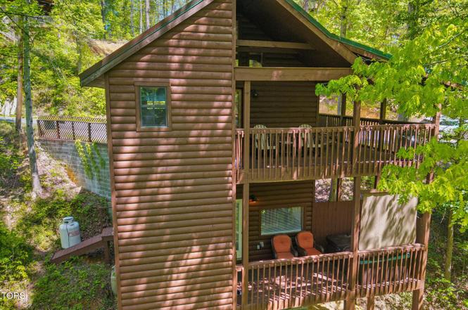 1607 S Mountain View Rd, Sevierville, TN