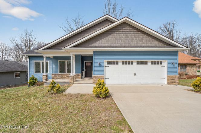 204 Lakeside Dr, Crossville, TN