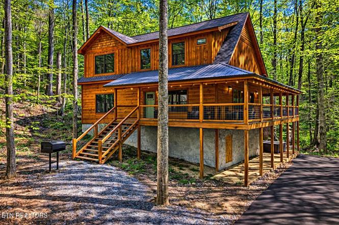 3045 Jones Creek Ln, Sevierville, TN