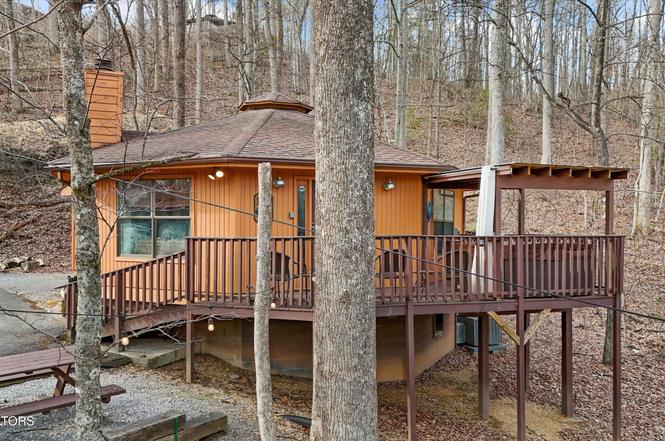 1103 Villa Ln, Gatlinburg, TN