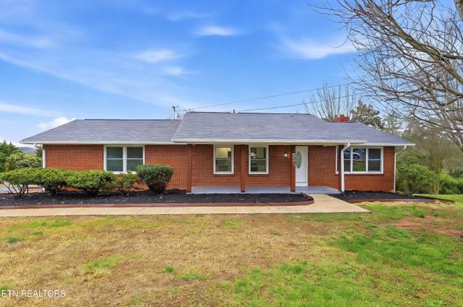 531 Robinson Dr, Loudon, TN