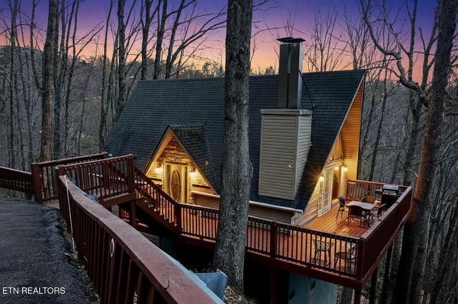 1403 Zurich Rd, Gatlinburg, TN
