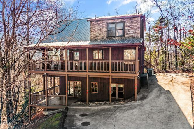 1009 Vista Dr, Gatlinburg, TN