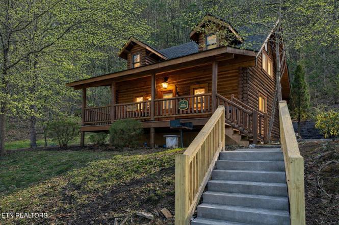 3221 Smoky Ridge Way, Sevierville, TN