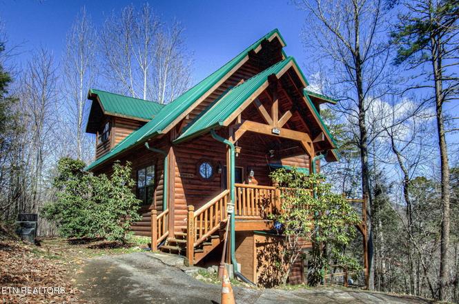 1226 Serenity Ln, Sevierville, TN