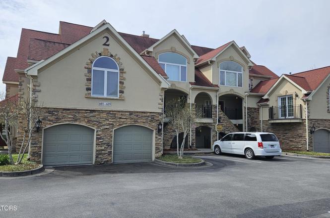 615 River Place Way Unit B304, Sevierville, TN