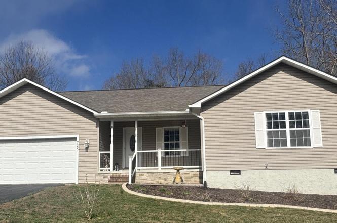 725 Oneida Ln, Crossville, TN