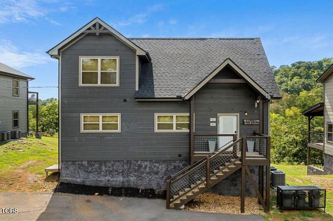2109 Eagle Feather Dr, Sevierville, TN