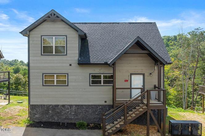 2111 Eagle Feather Dr, Sevierville, TN