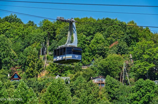 1839 Zurich Ct, Gatlinburg, TN