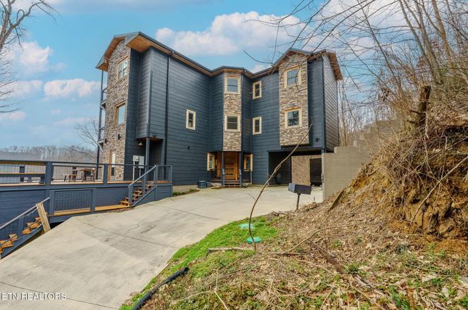 868 Cliff Branch Rd, Gatlinburg, TN