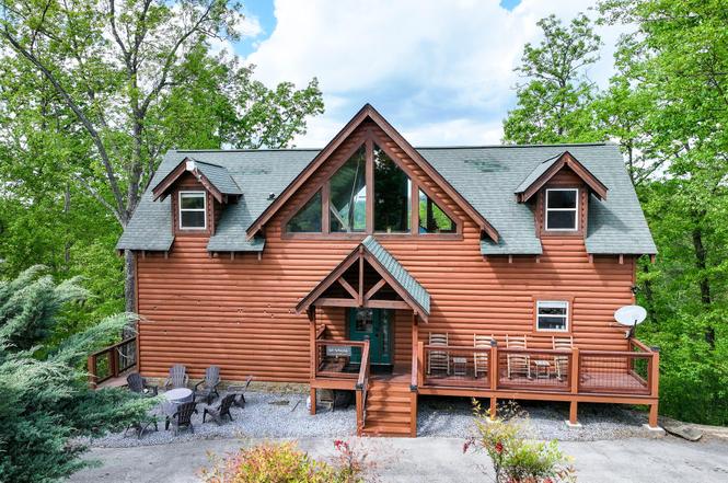 2636 Cloud View Dr, Sevierville, TN