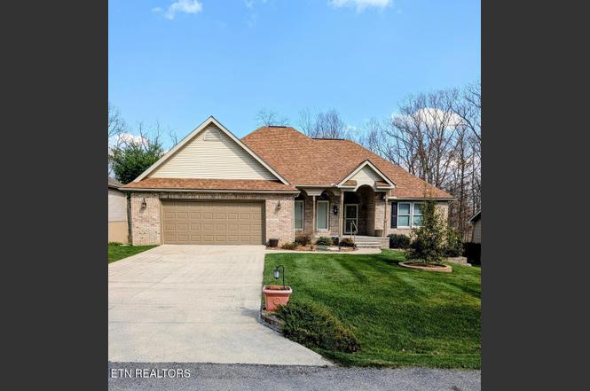222 Amherst Ln, Crossville, TN