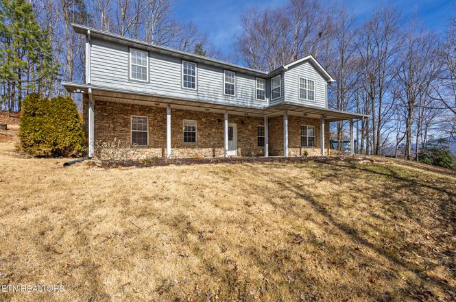 582 Mountain Dr, Gatlinburg, TN