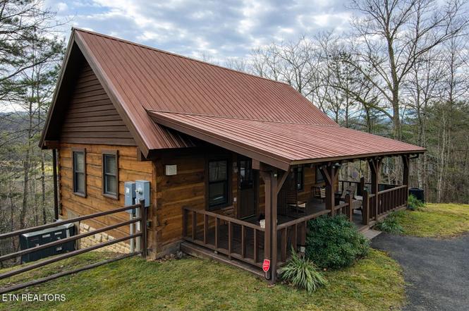 2039 Piney Overlook Ln, Sevierville, TN