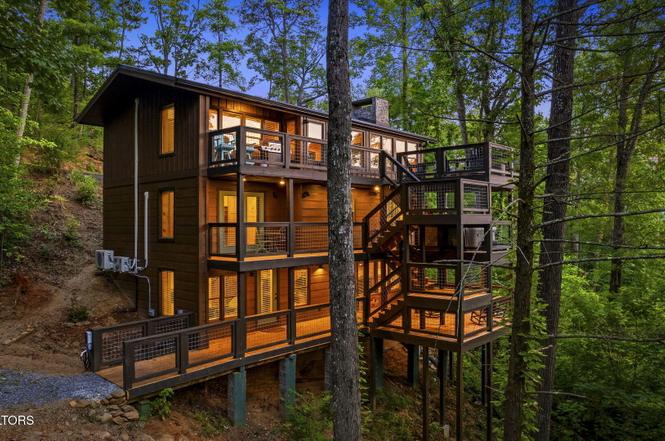 1135 Shady Grove Ln, Gatlinburg, TN
