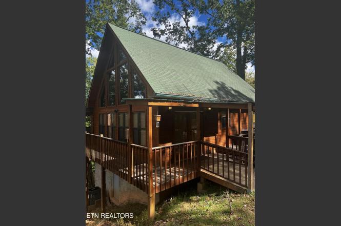 1724 N Dogwood Ln, Sevierville, TN
