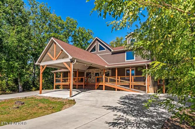 2612 Cloud View Dr, Sevierville, TN