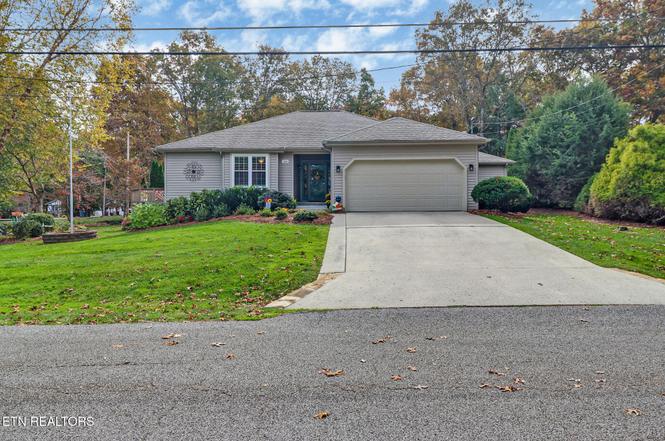 150 Dovenshire Dr, Crossville, TN