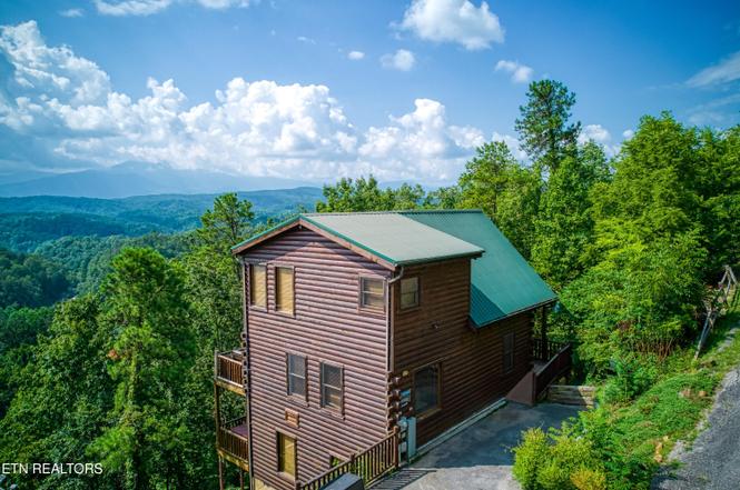 2251 Upper Middle Creek Rd #4, Sevierville, TN