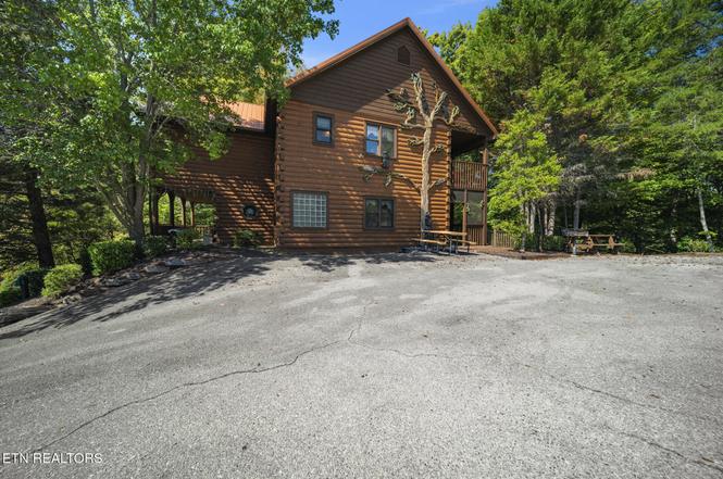836 Bear Run Way, Sevierville, TN