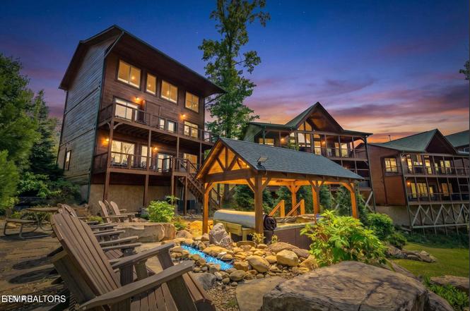 1116 Greenbriar Village Ln, Gatlinburg, TN