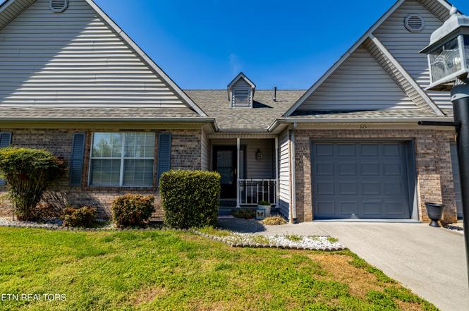 325 Pinewood Dr, Loudon, TN